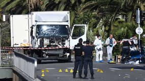 Au lendemain de l'attentat de Nice sur la Promenade des Anglais le 14 juillet 2016