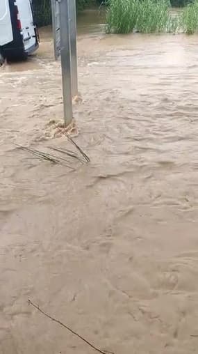Bouches-du-Rhône; inondations a Maussane-les-Alpilles - Témoins BFMTV