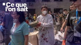 Des soignants et des volontaires ukrainiens au milieu des décombres de l'hôpital pédiatrique Okhmatdyt, touché par une frappe russe le 8 juillet 2024
