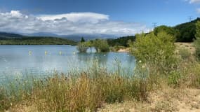 Le lac de Saint-Cassien, dans le Var.