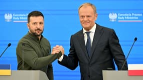 Le président ukrainien Volodymyr Zelensky et le Premier ministre polonais Donald Tusk ont signé lundi à Varsovie un accord de coopération