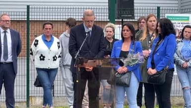 La mère de Lindsay, Betty Gervois, était notamment présente lors de l'hommage aux côtés de Jean-Roger Ribaud, directeur académique du Pas-de-Calais.